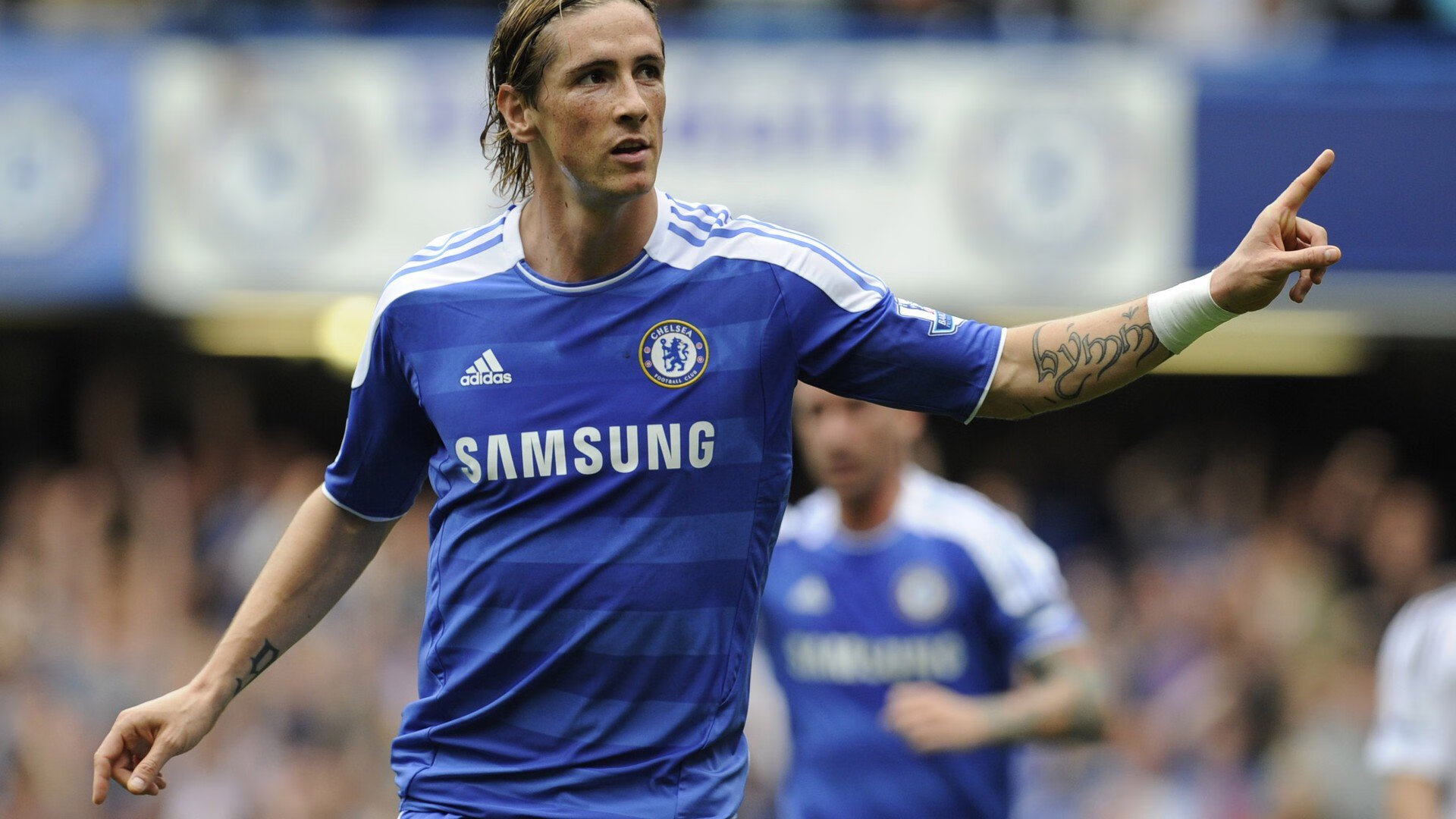 塔特帮助袋鼠队在橄榄球锦标赛中超越传统强队