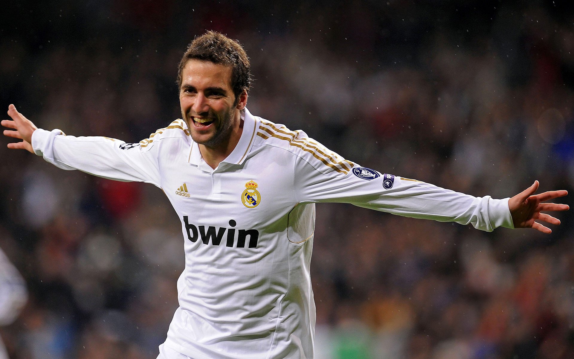 里根·史密斯冲刺时刻全场沸腾，里克·史密斯